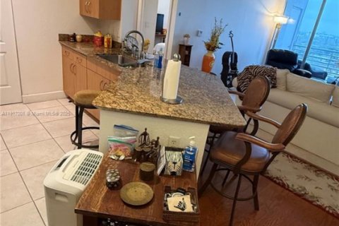 Condominio en venta en Hollywood, Florida, 2 dormitorios, 108.14 m2 № 1973970 - foto 3