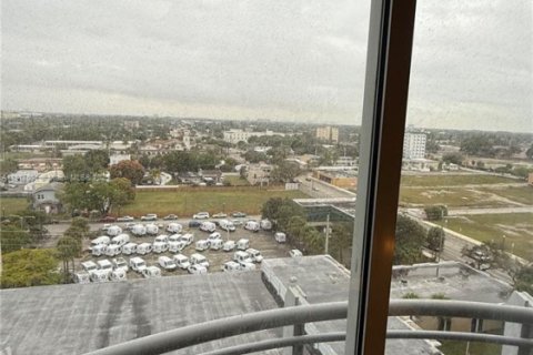 Condominio en venta en Hollywood, Florida, 2 dormitorios, 108.14 m2 № 1973970 - foto 17