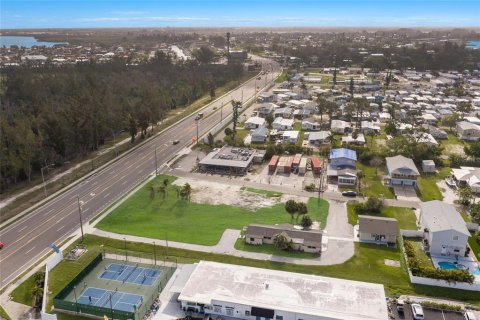 Immobilier commercial à vendre à Bradenton, Floride: 0.09 m2 № 2232992 - photo 4