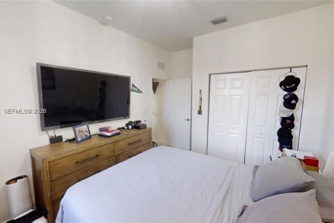 Villa ou maison à vendre à Miami, Floride: 3 chambres, 180.04 m2 № 1995256 - photo 29