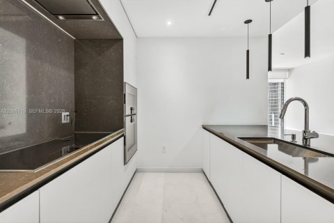 Copropriété à vendre à Miami, Floride: 2 chambres, 136.94 m2 № 2145676 - photo 3