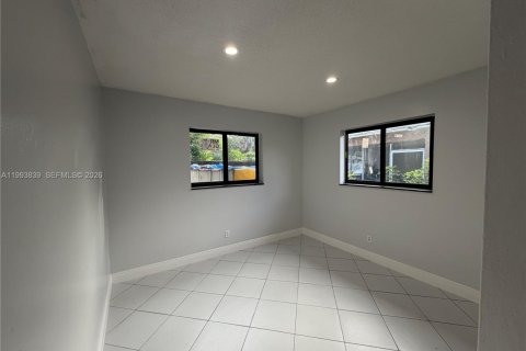 Снять в аренду квартиру в Форт-Лодердейл, Флорида 2 спальни, 90.12м2, № 2055664 - фото 5