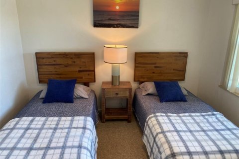 Condo in New Smyrna Beach, Florida, 2 bedrooms  № 1204719 - photo 9