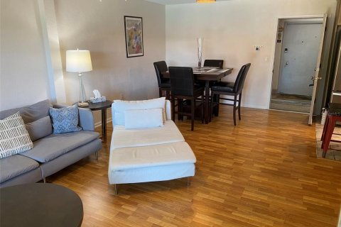 Condo in New Smyrna Beach, Florida, 2 bedrooms  № 1204719 - photo 24
