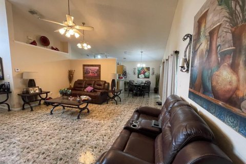 House in Kissimmee, Florida 3 bedrooms, 124.86 sq.m. № 1894522 - photo 7