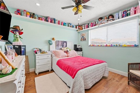 House in North Fort Myers, Florida 4 bedrooms, 171.96 sq.m. № 2157137 - photo 30