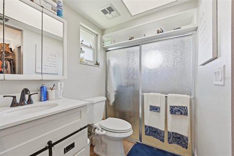 House in North Fort Myers, Florida 4 bedrooms, 171.96 sq.m. № 2157137 - photo 21