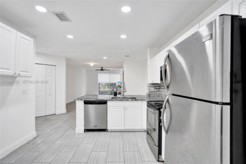 Touwnhouse à vendre à Deerfield Beach, Floride: 3 chambres, 127.83 m2 № 2005226 - photo 11