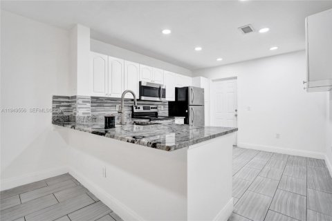 Touwnhouse à vendre à Deerfield Beach, Floride: 3 chambres, 127.83 m2 № 2005226 - photo 9