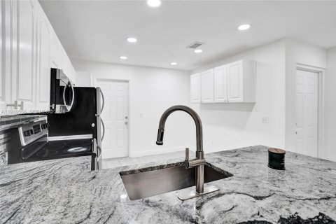 Touwnhouse à vendre à Deerfield Beach, Floride: 3 chambres, 127.83 m2 № 2005226 - photo 8