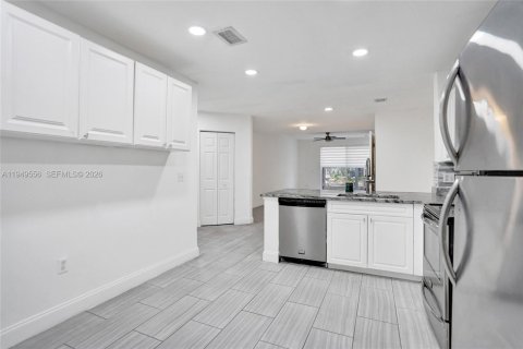 Touwnhouse à vendre à Deerfield Beach, Floride: 3 chambres, 127.83 m2 № 2005226 - photo 12