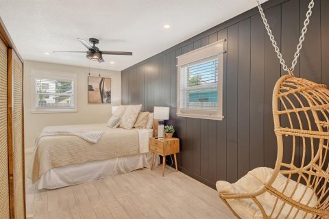 House in Holmes Beach, Florida 3 bedrooms, 125.42 sq.m. № 1736984 - photo 14