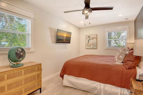 House in Holmes Beach, Florida 3 bedrooms, 125.42 sq.m. № 1736984 - photo 20