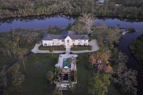 House in Bradenton, Florida 3 bedrooms, 417.04 sq.m. № 1534951 - photo 4