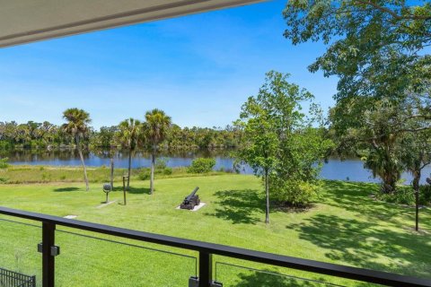 House in Bradenton, Florida 3 bedrooms, 417.04 sq.m. № 1534951 - photo 11