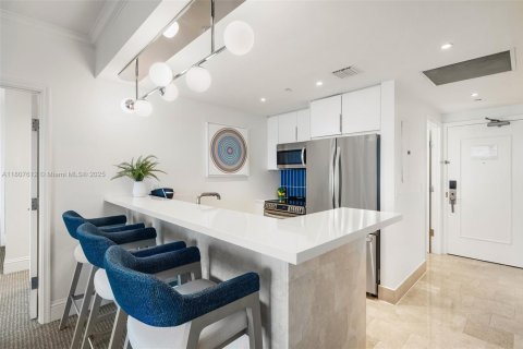 Condo in Miami Beach, Florida, 1 bedroom  № 2022950 - photo 6