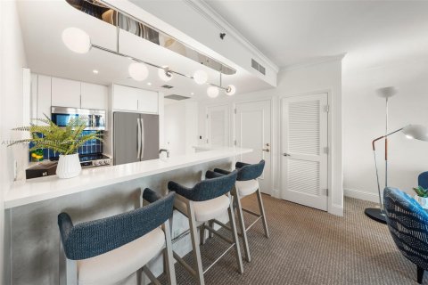 Condo in Miami Beach, Florida, 1 bedroom  № 2022950 - photo 9