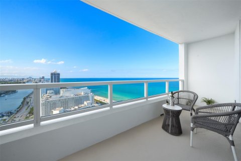 Condo in Miami Beach, Florida, 1 bedroom  № 2022950 - photo 24