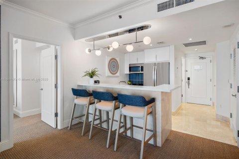 Condo in Miami Beach, Florida, 1 bedroom  № 2022950 - photo 8