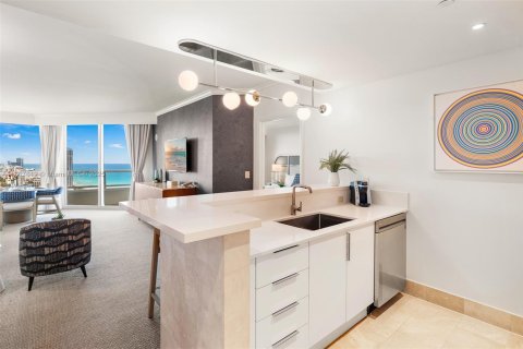 Condo in Miami Beach, Florida, 1 bedroom  № 2022950 - photo 7