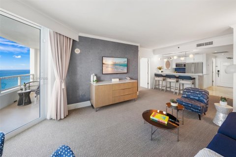 Condo in Miami Beach, Florida, 1 bedroom  № 2022950 - photo 10