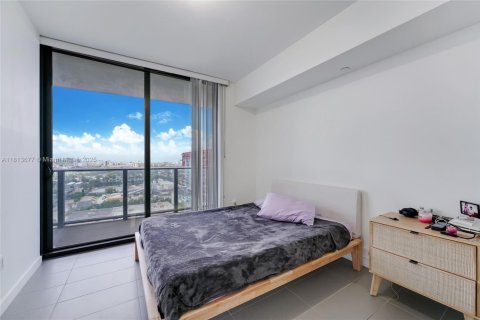 Condo in Miami, Florida, 1 bedroom  № 1766819 - photo 5