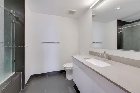 Condo in Miami, Florida, 1 bedroom  № 1766819 - photo 7