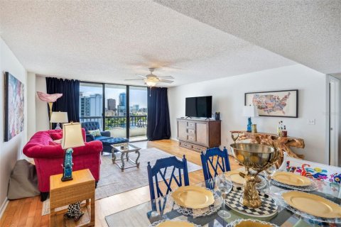 Copropriété à vendre à Orlando, Floride: 2 chambres, 121.14 m2 № 1666205 - photo 24