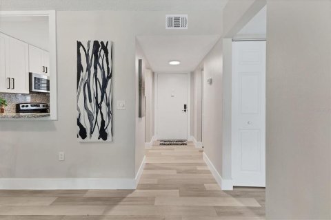 Condominio en venta en Sarasota, Florida, 1 dormitorio, 74.32 m2 № 1902265 - foto 3