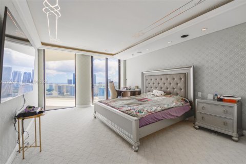 Condominio en venta en Aventura, Florida, 3 dormitorios, 409.7 m2 № 2008582 - foto 30