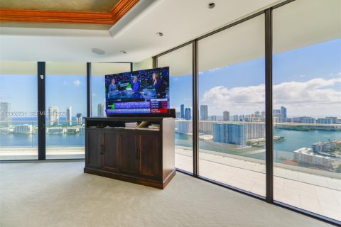 Condominio en venta en Aventura, Florida, 3 dormitorios, 409.7 m2 № 2008582 - foto 24