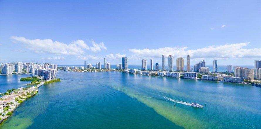 Condominio en Aventura, Florida, 3 dormitorios  № 2008582