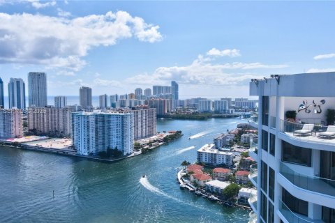 Condominio en venta en Aventura, Florida, 3 dormitorios, 409.7 m2 № 2008582 - foto 8