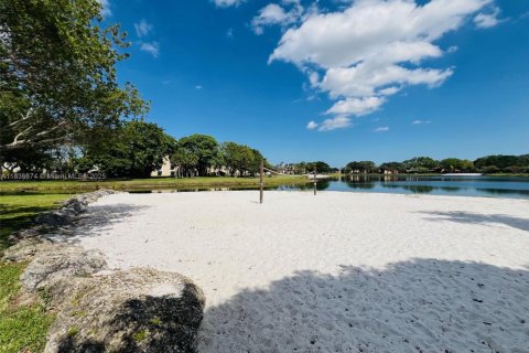 Condo in Miami, Florida, 2 bedrooms  № 1825456 - photo 28