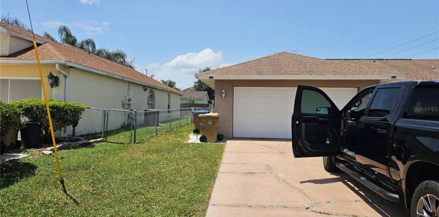 House in Kissimmee, Florida 3 bedrooms, 97.83 sq.m. № 2272928