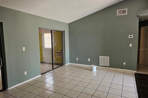 House in Kissimmee, Florida 3 bedrooms, 97.83 sq.m. № 2272928 - photo 14