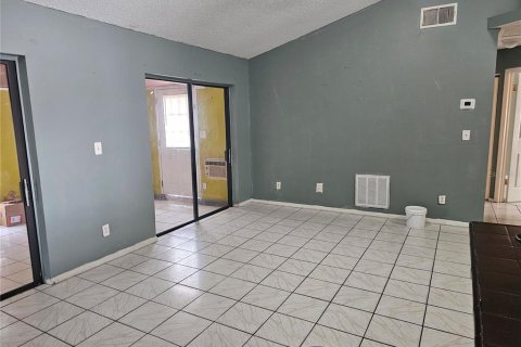 House in Kissimmee, Florida 3 bedrooms, 97.83 sq.m. № 2272928 - photo 22