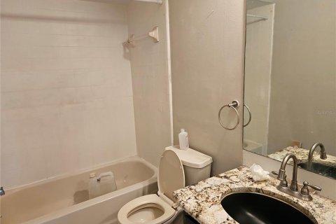 House in Kissimmee, Florida 3 bedrooms, 97.83 sq.m. № 2272928 - photo 11