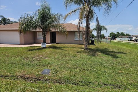 House in Kissimmee, Florida 3 bedrooms, 97.83 sq.m. № 2272928 - photo 3
