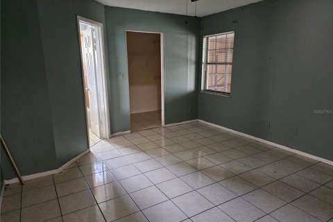 House in Kissimmee, Florida 3 bedrooms, 97.83 sq.m. № 2272928 - photo 17