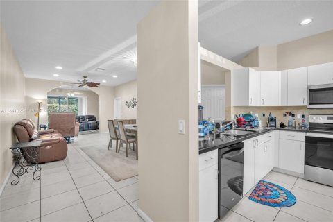 Casa en venta en Boynton Beach, Florida, 3 dormitorios, 133.78 m2 № 1830272 - foto 12