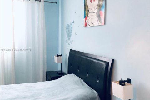 Condo in Hollywood, Florida, 1 bedroom № 1959745 - photo 7