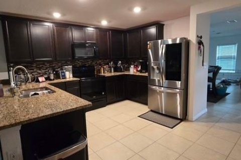 House in Deltona, Florida 4 bedrooms, 174.19 sq.m. № 2239681 - photo 4
