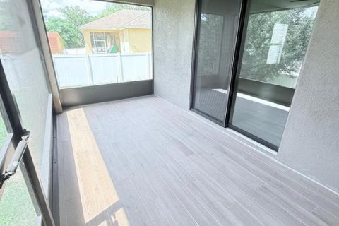 House in Deltona, Florida 4 bedrooms, 174.19 sq.m. № 2239681 - photo 6
