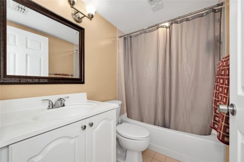 Condo in Miami, Florida, 2 bedrooms  № 2070383 - photo 19