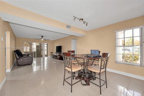 Condo in Miami, Florida, 2 bedrooms  № 2070383 - photo 6