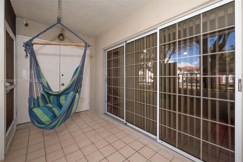 Condo in Miami, Florida, 2 bedrooms  № 2070383 - photo 21