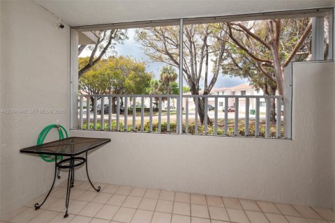 Condo in Miami, Florida, 2 bedrooms  № 2070383 - photo 20