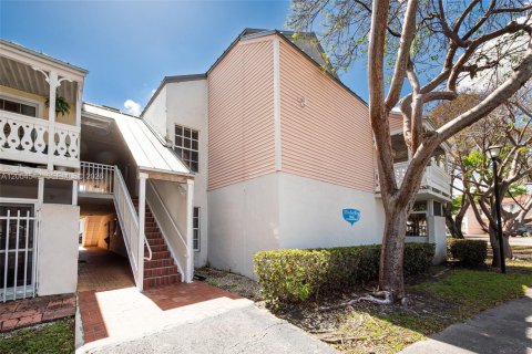 Condo in Miami, Florida, 2 bedrooms  № 2070383 - photo 4