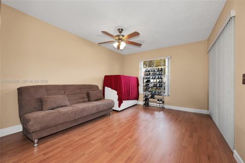 Condo in Miami, Florida, 2 bedrooms  № 2070383 - photo 17